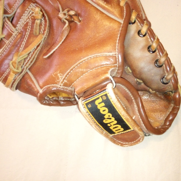 Vintage Wilson A9810 Softball Glove Right Throw 13" - Picture 6 of 6